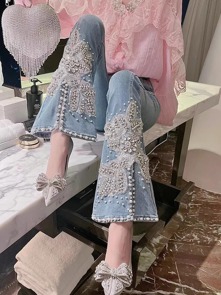 Embroidery Jeans Sakura - Damskie dżinsy z wysokim stanem kwiatowy