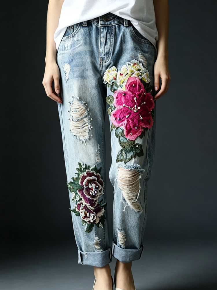 Embroidery Effect - Damskie jeansy vintage z efektem zniszczenia,