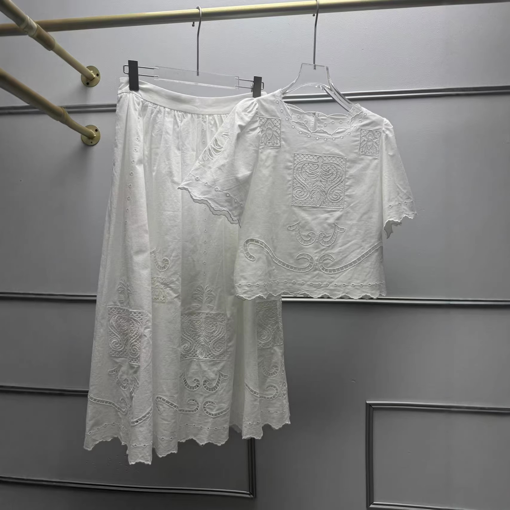 Zestaw damski na wiosnę i lato – Embroidery Effect recenzja i cena