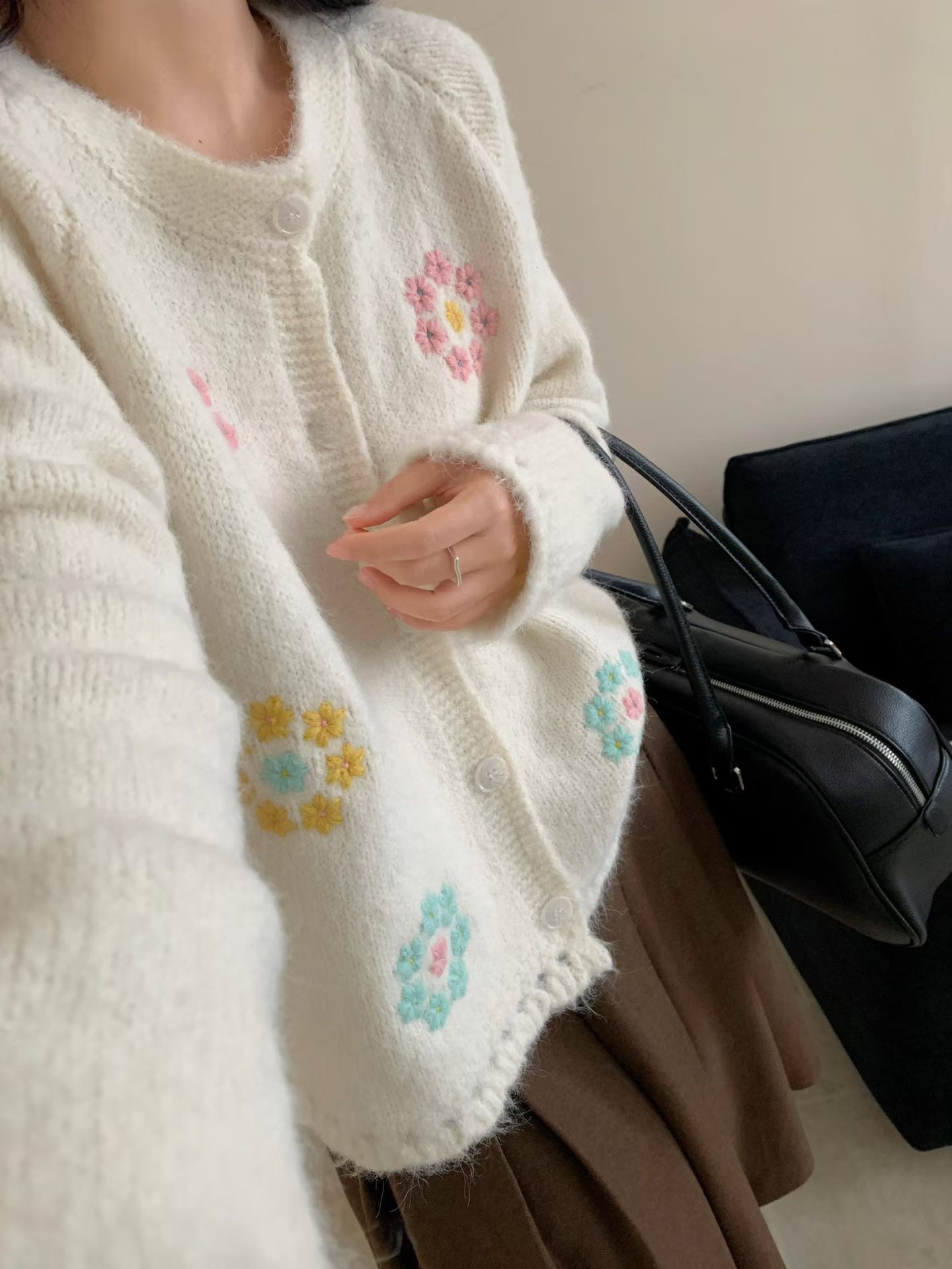 Ręcznie Robiony Sweter Rozpina – Embroidery Egg recenzja i cena