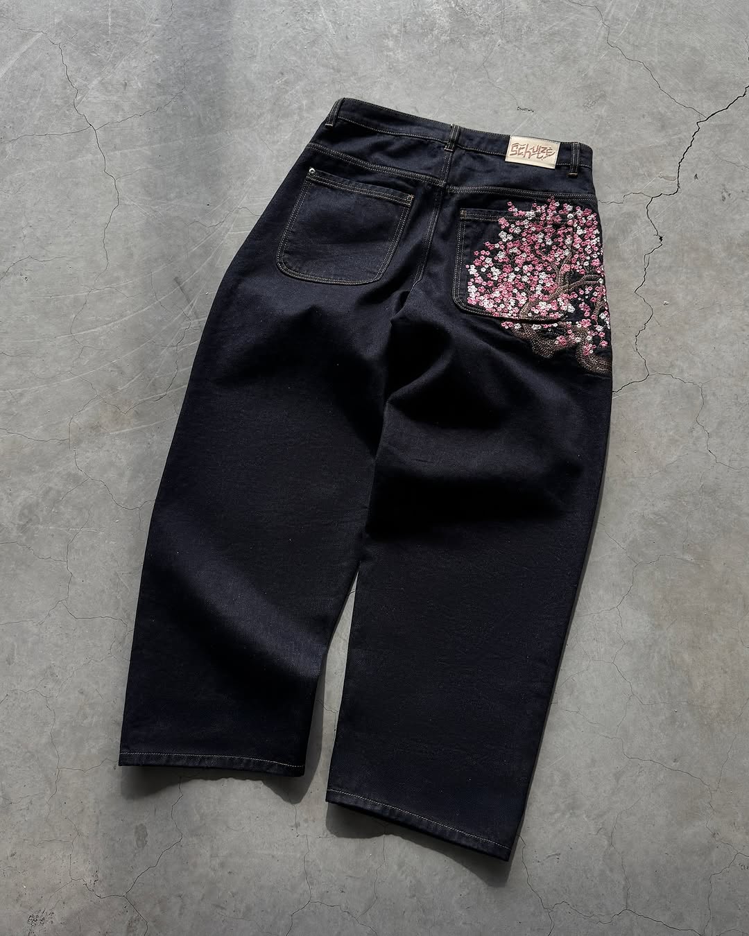 Męskie jeansy z haftem Sakura, – Embroidery Jeans Sakura recenzja i cena