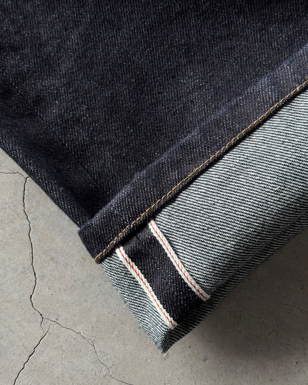 Męskie jeansy z haftem Sakura, – Embroidery Jeans Sakura recenzja i cena